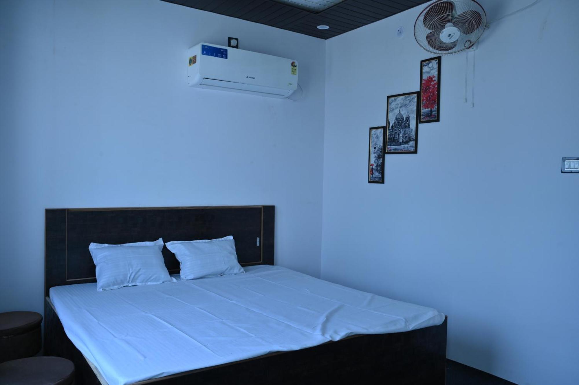 Privyrooms Gorakhpur Exterior photo